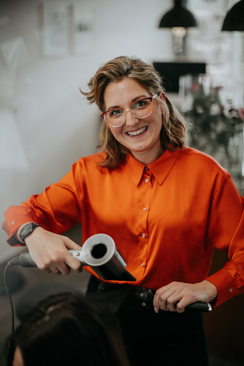 Friseurteam-Niederkruechten-Sara-Brogger